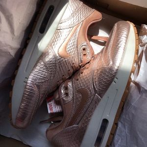 Nike Air Max “Bronze Pack” WOMENS Size. 7